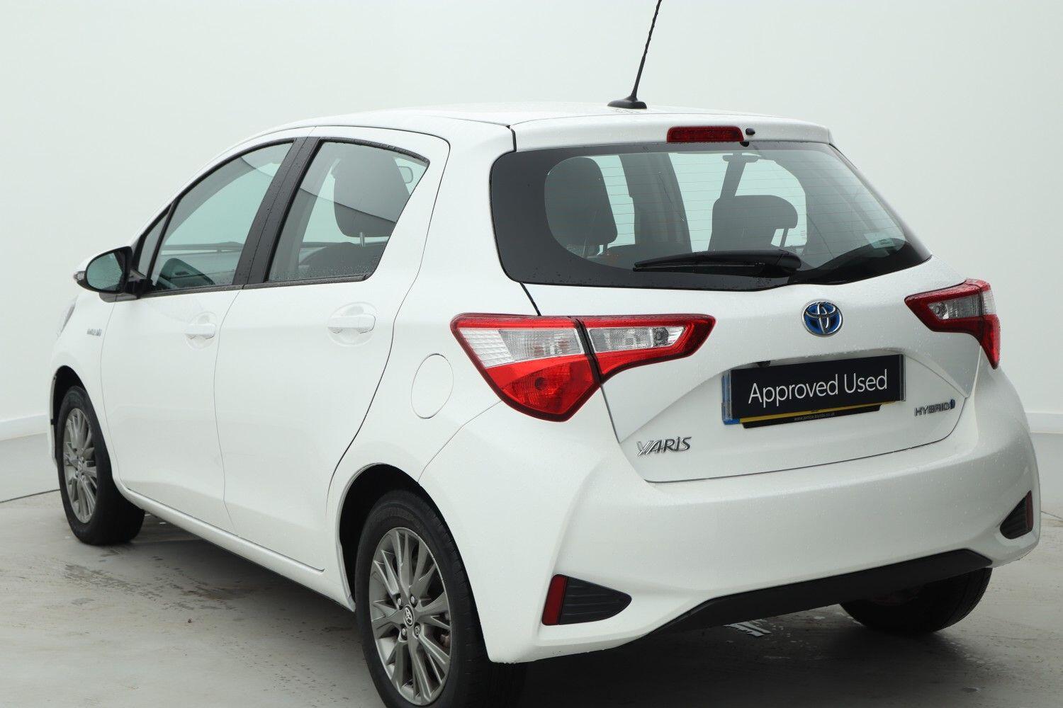 Used Toyota Yaris 2020 for sale - 77220748: Photo 2