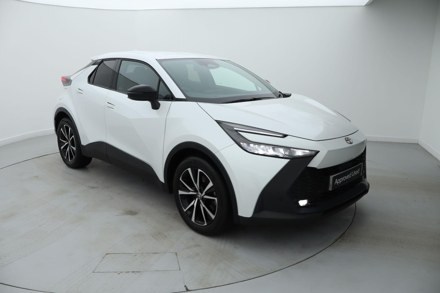 Used Toyota C-HR 2024 for sale - 76677850: Photo 1