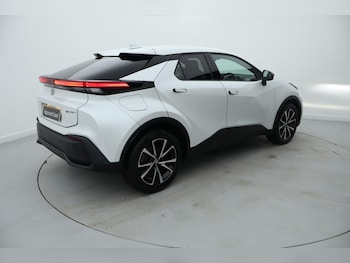 Used Toyota C-HR 2024 for sale - 76677850: Photo