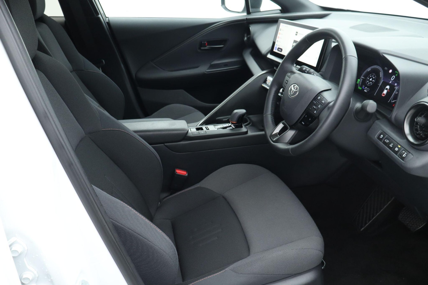 Used Toyota C-HR 2024 for sale - 76677850: Photo 9