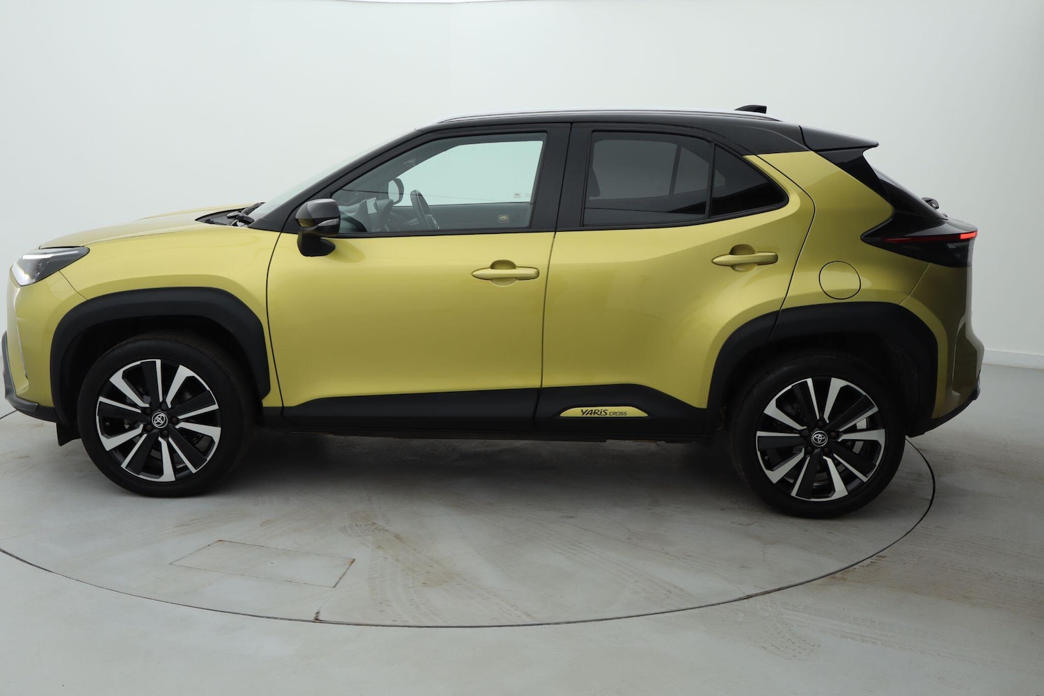 Used Toyota Yaris Cross 2022 for sale - 76675316: Photo 3