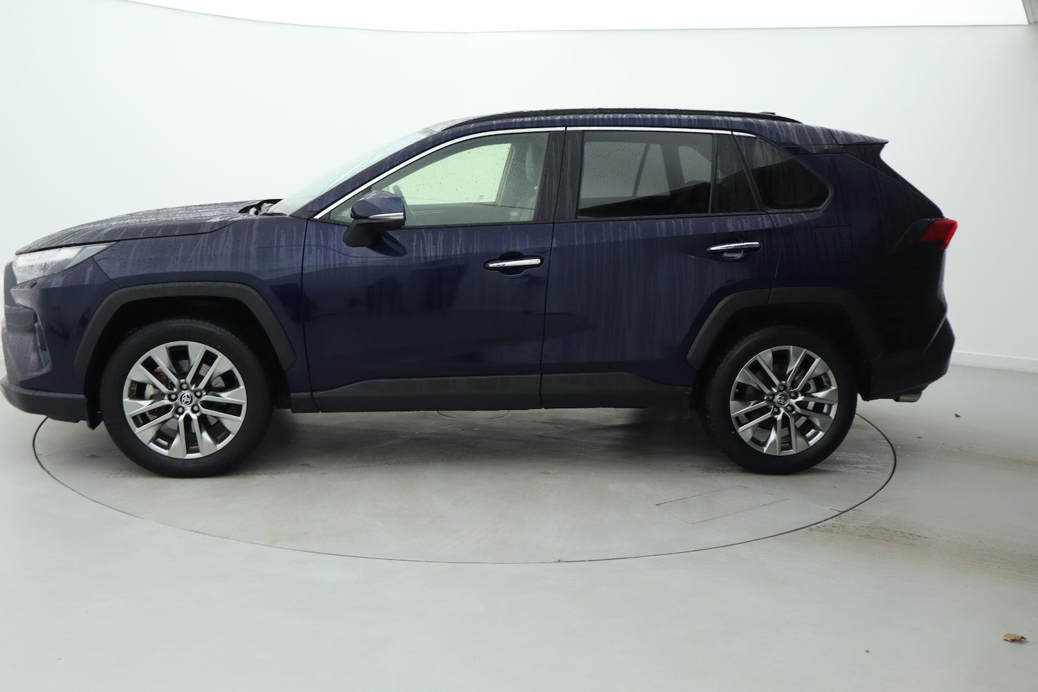 Used Toyota RAV4 2022 for sale - 76674492: Photo 3