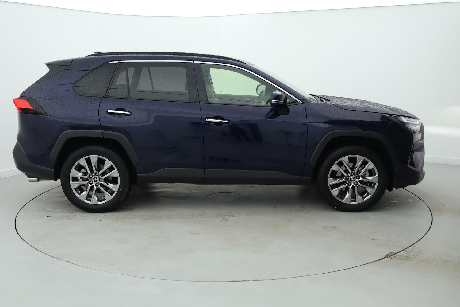 Used Toyota RAV4 2022 for sale - 76674492: Photo 4