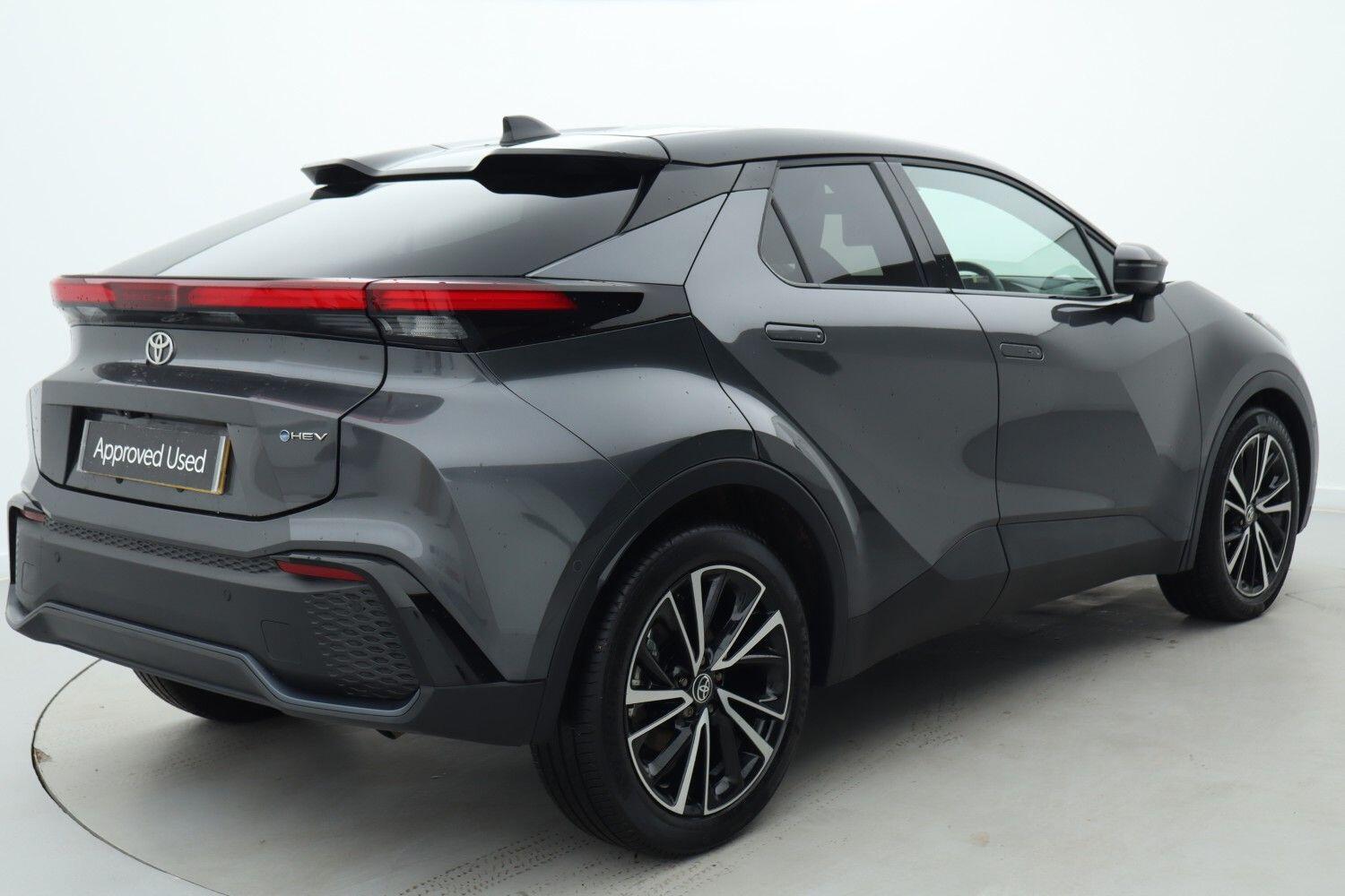Used Toyota C-HR 2025 for sale - 76680207: Photo 2