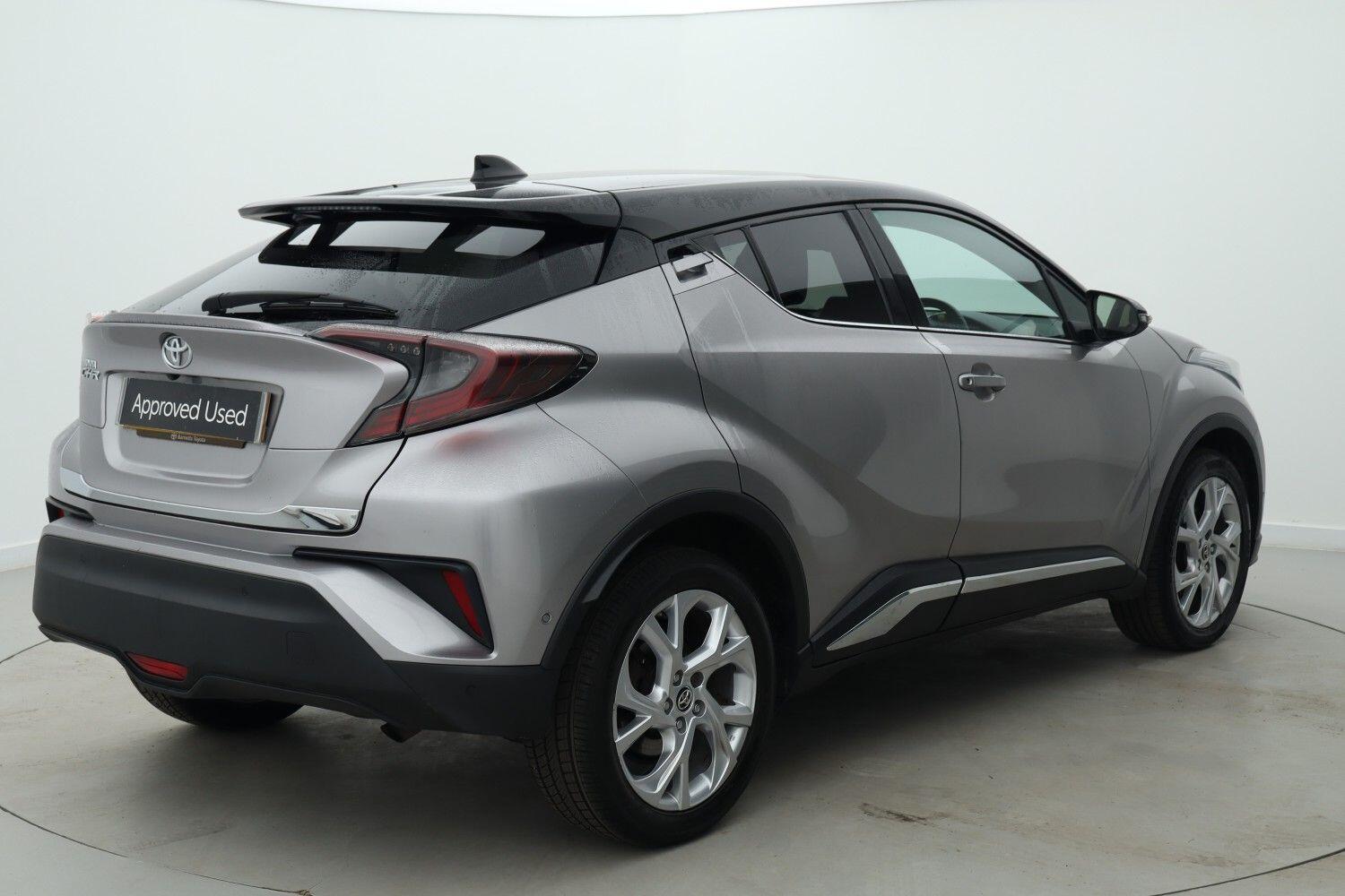 Used Toyota C-HR 2017 for sale - 78169234: Photo 2