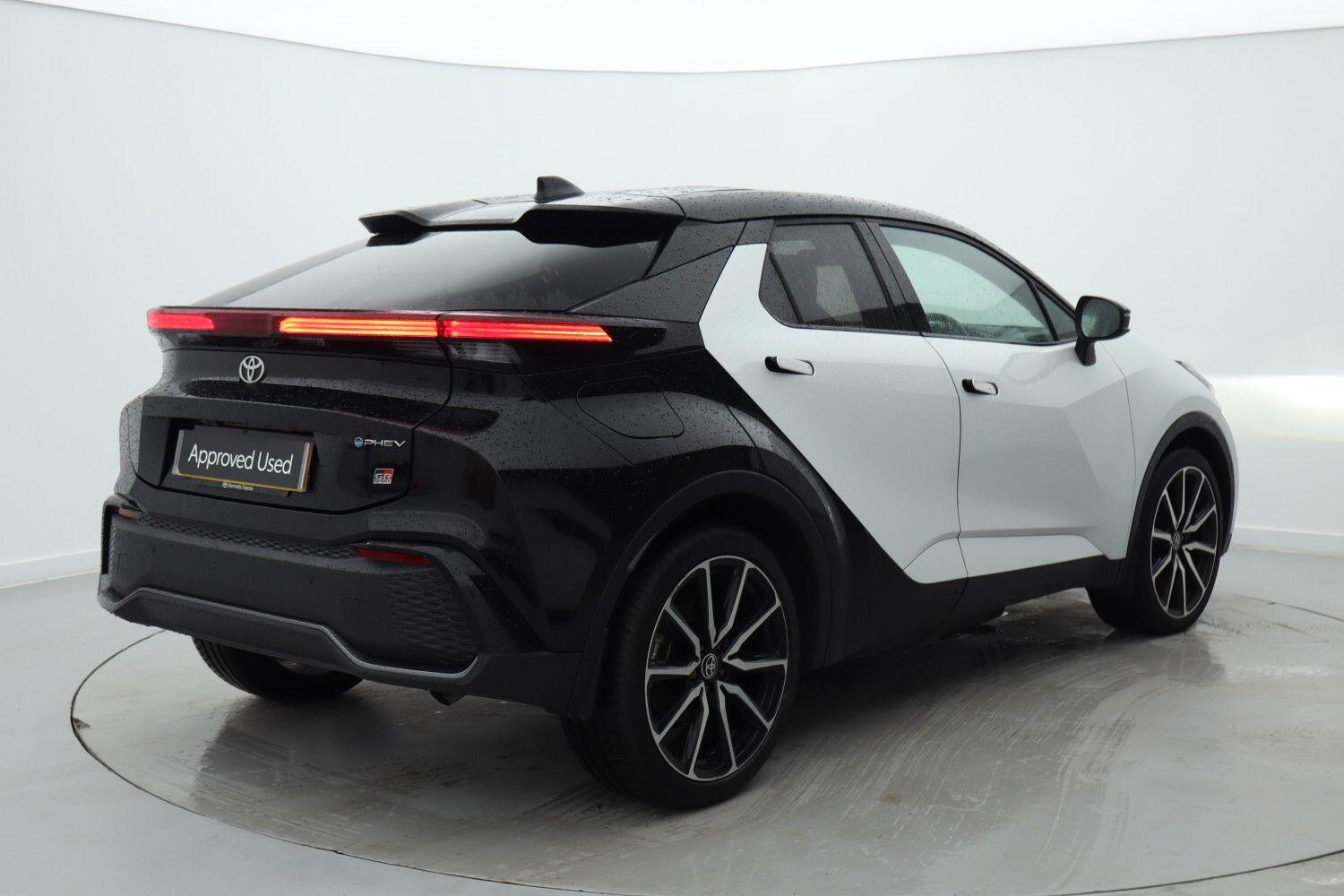 Used Toyota C-HR 2024 for sale - 76677337: Photo 2