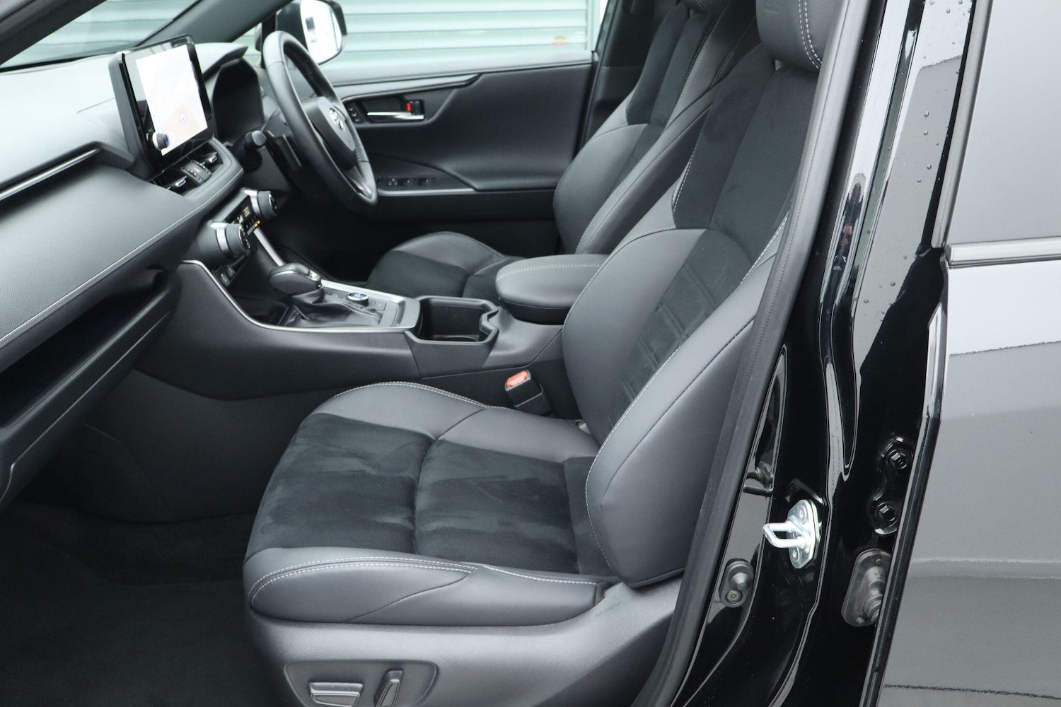 Used Toyota RAV4 2024 for sale - 76706297: Photo 7