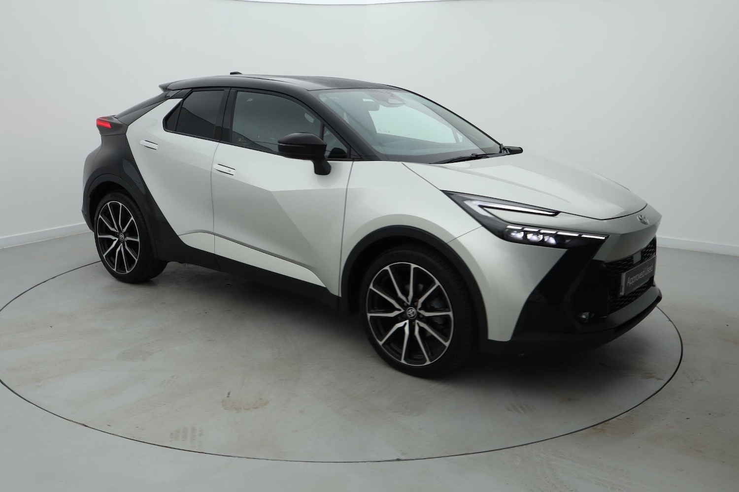Used Toyota C-HR 2024 for sale - 76677724: Photo 1