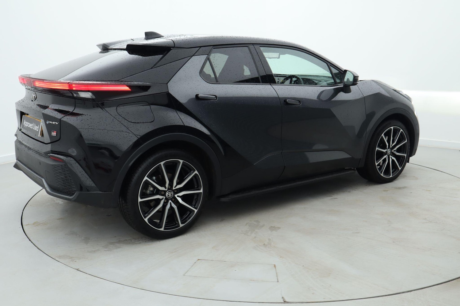 Used Toyota C-HR 2025 for sale - 76679889: Photo 2