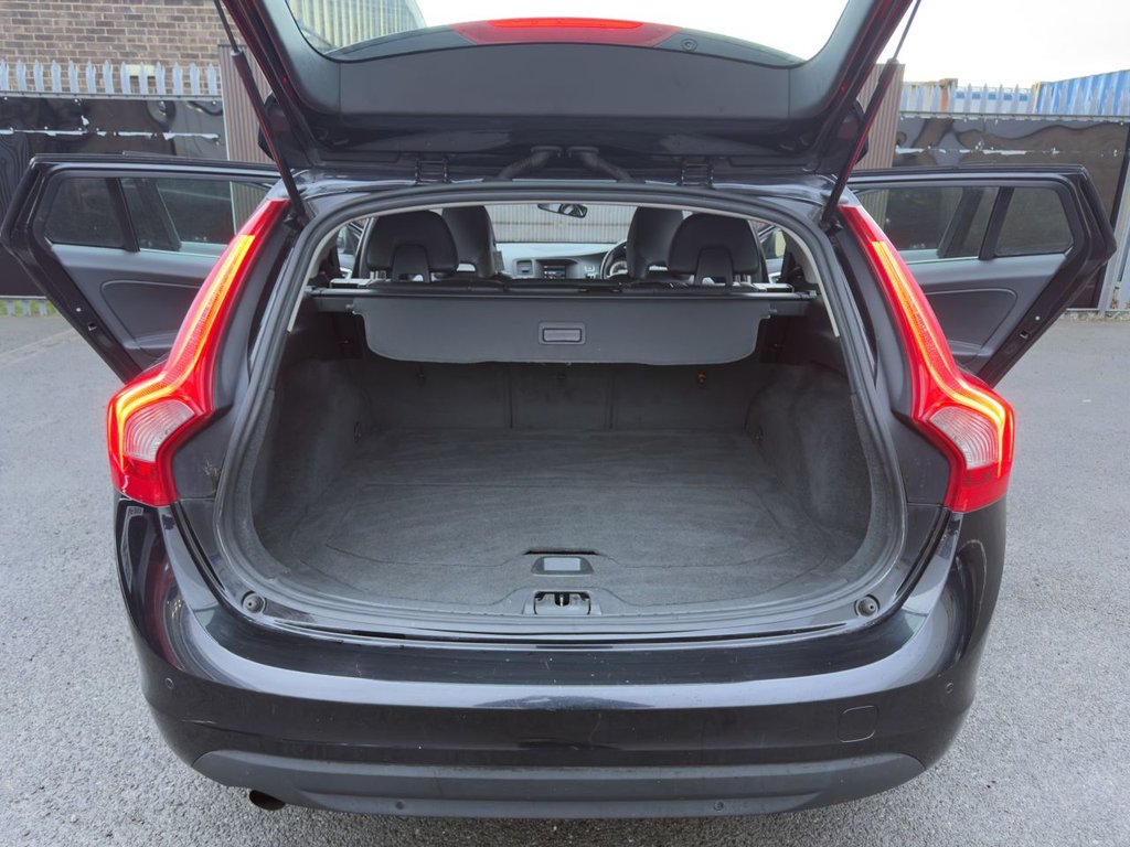 Used Volvo V60 2011 for sale - 76977428: Photo 11