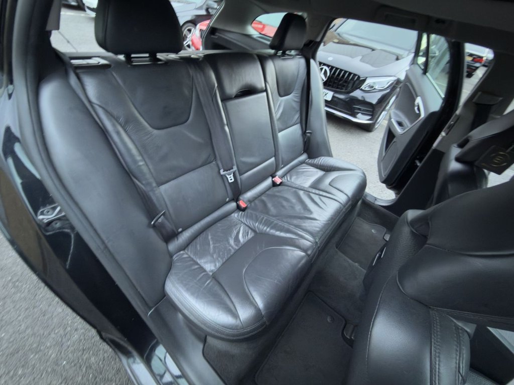 Used Volvo V60 2011 for sale - 76977428: Photo 15