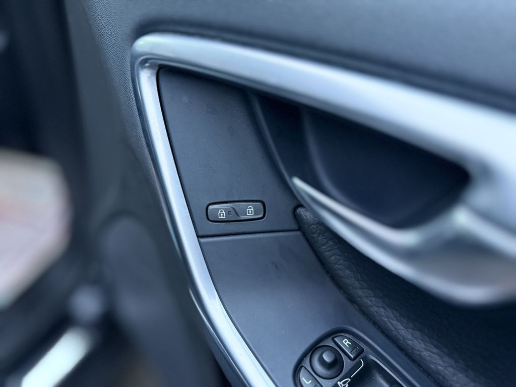 Used Volvo V60 2011 for sale - 76977428: Photo 26