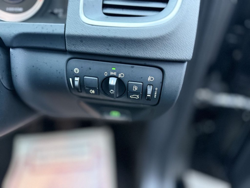 Used Volvo V60 2011 for sale - 76977428: Photo 31