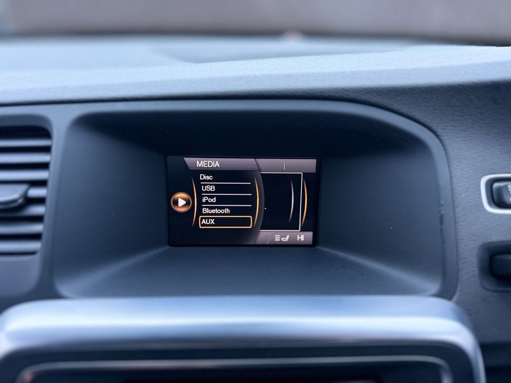 Used Volvo V60 2011 for sale - 76977428: Photo 36