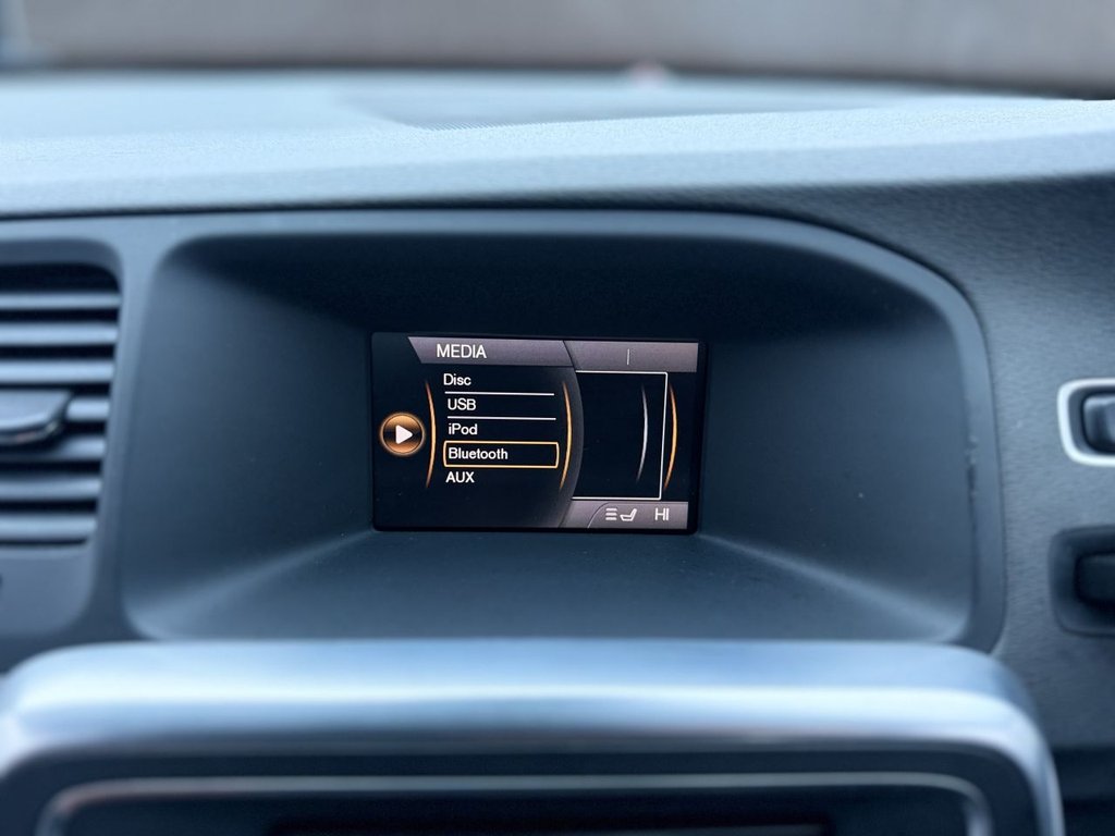 Used Volvo V60 2011 for sale - 76977428: Photo 37