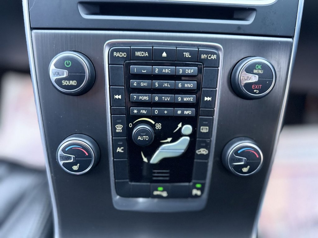 Used Volvo V60 2011 for sale - 76977428: Photo 38