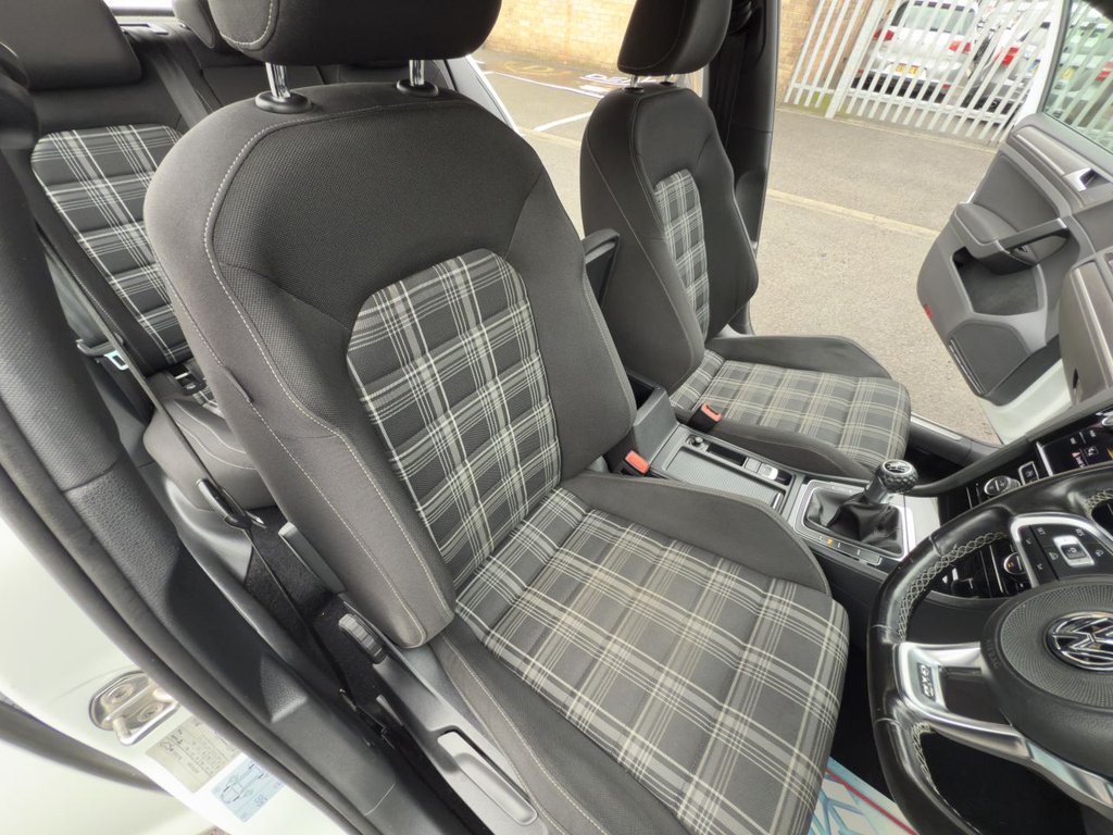 Used Volkswagen Golf 2017 for sale - 76558955: Photo 12