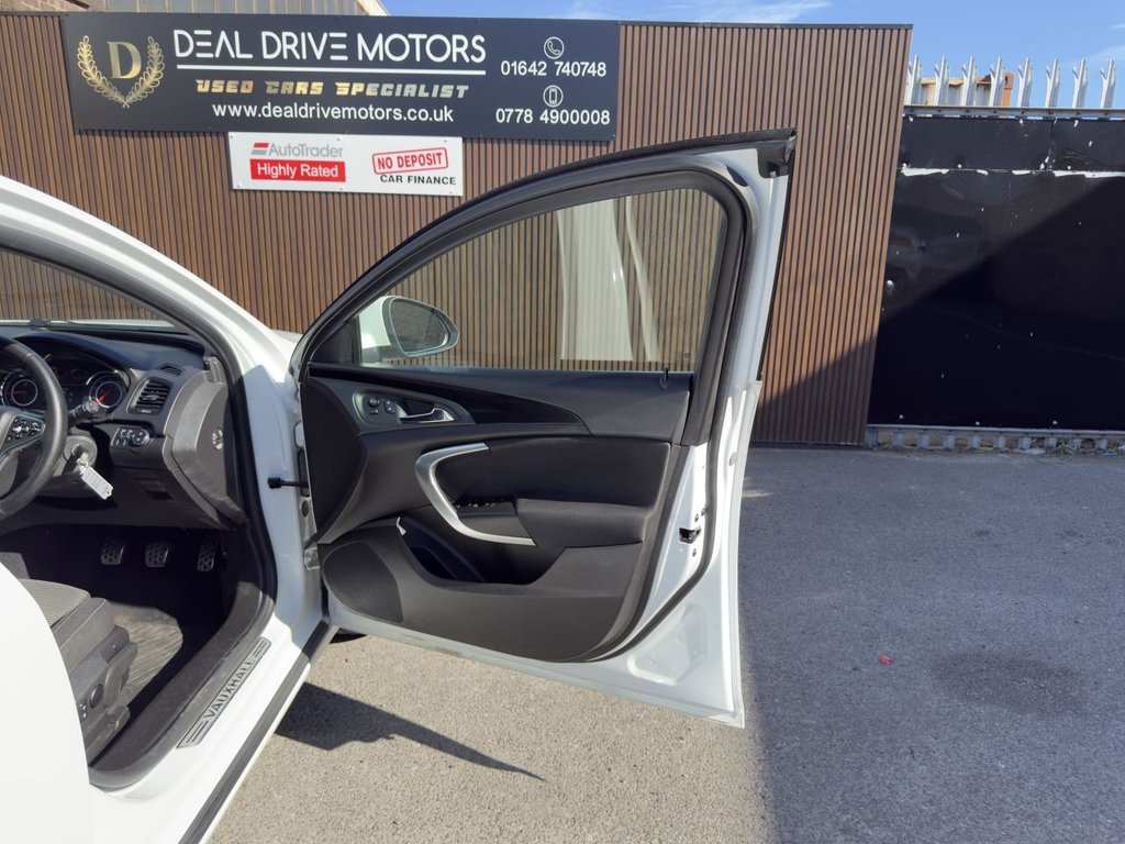 Used Vauxhall Insignia 2015 for sale - 77941677: Photo 10