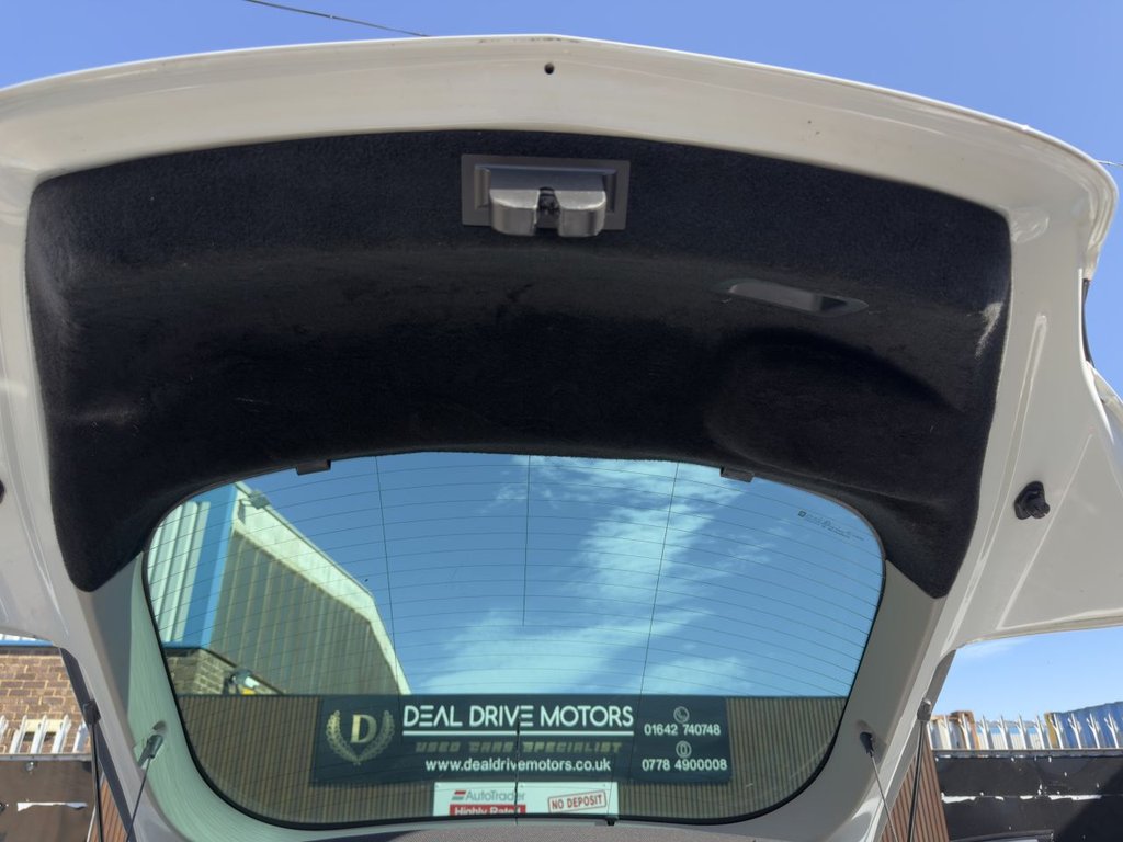 Used Vauxhall Insignia 2015 for sale - 77941677: Photo 16