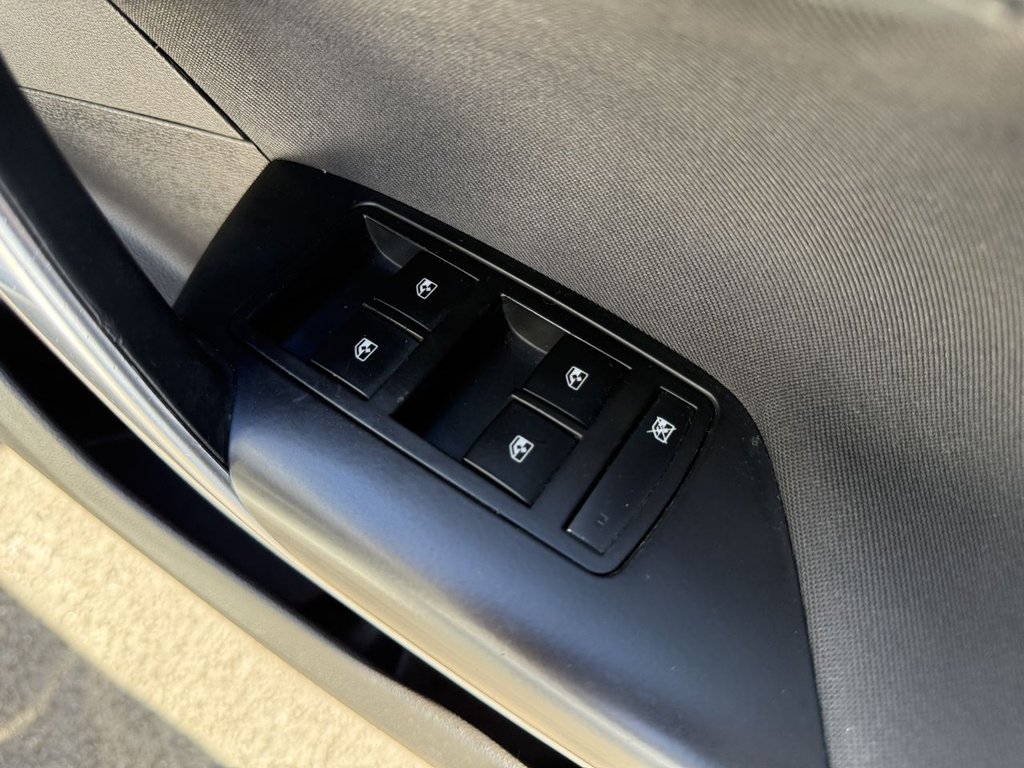 Used Vauxhall Insignia 2015 for sale - 77941677: Photo 26