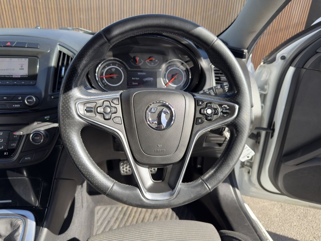 Used Vauxhall Insignia 2015 for sale - 77941677: Photo 27