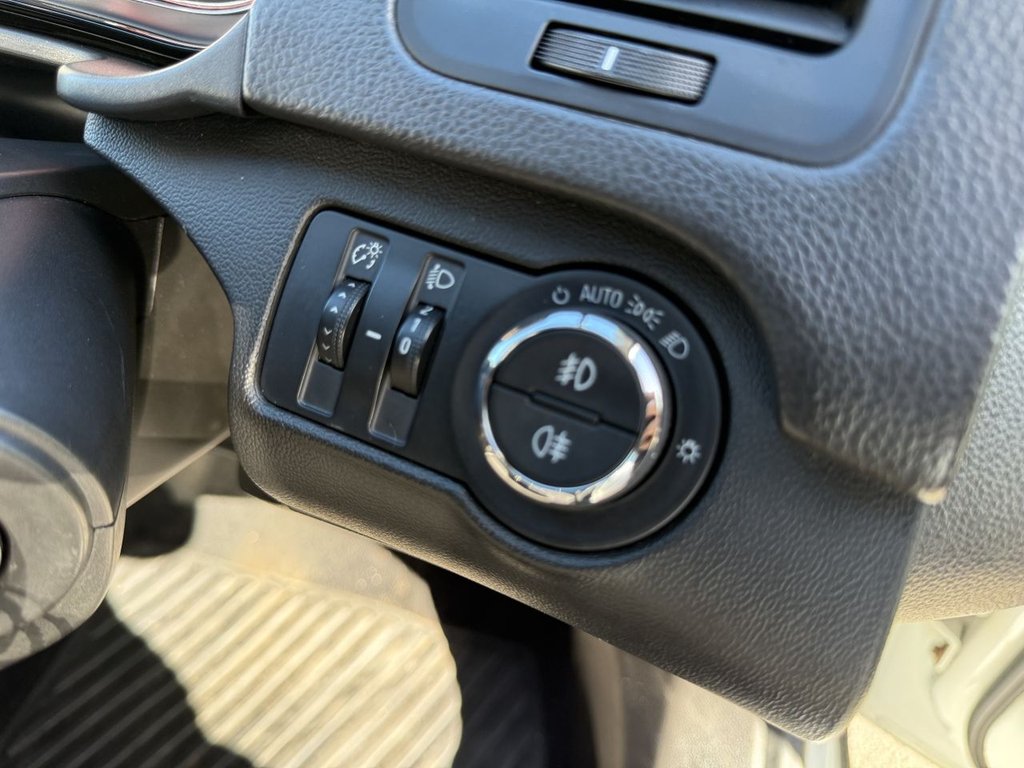 Used Vauxhall Insignia 2015 for sale - 77941677: Photo 30