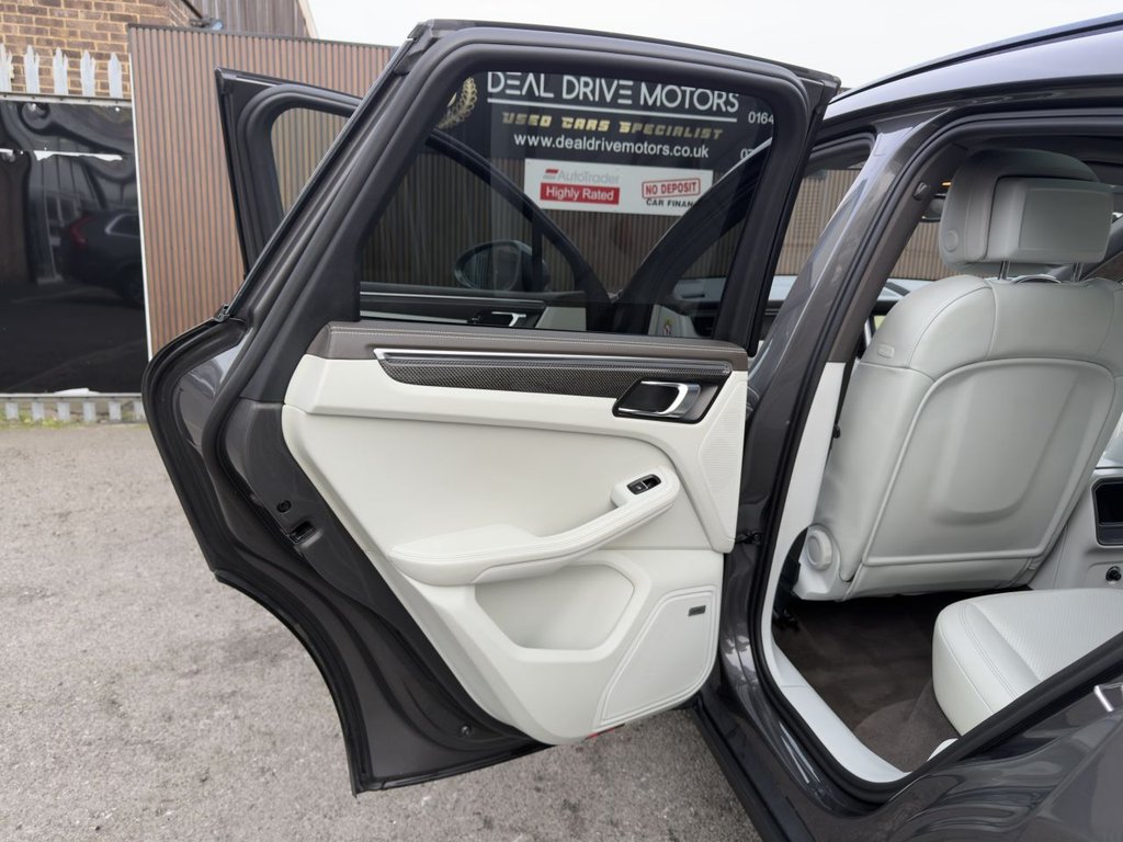 Used Porsche Macan 2020 for sale - 77539708: Photo 10