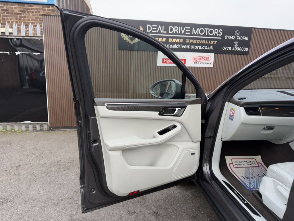 Used Porsche Macan 2020 for sale - 77539708: Photo 11