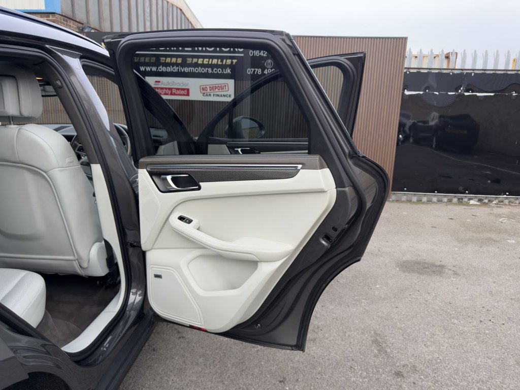 Used Porsche Macan 2020 for sale - 77539708: Photo 12