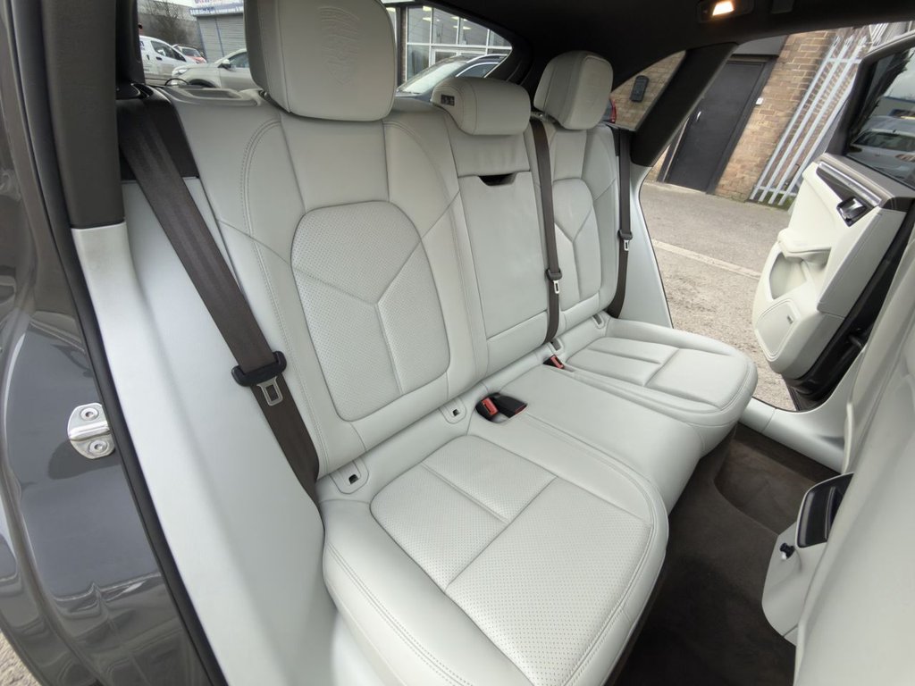 Used Porsche Macan 2020 for sale - 77539708: Photo 21