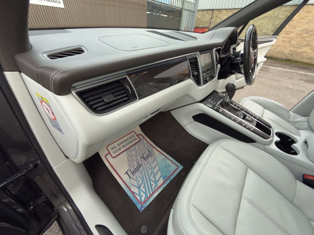 Used Porsche Macan 2020 for sale - 77539708: Photo 22