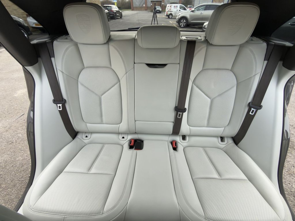 Used Porsche Macan 2020 for sale - 77539708: Photo 24