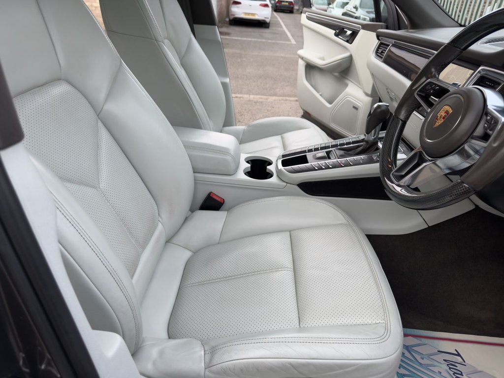 Used Porsche Macan 2020 for sale - 77539708: Photo 32