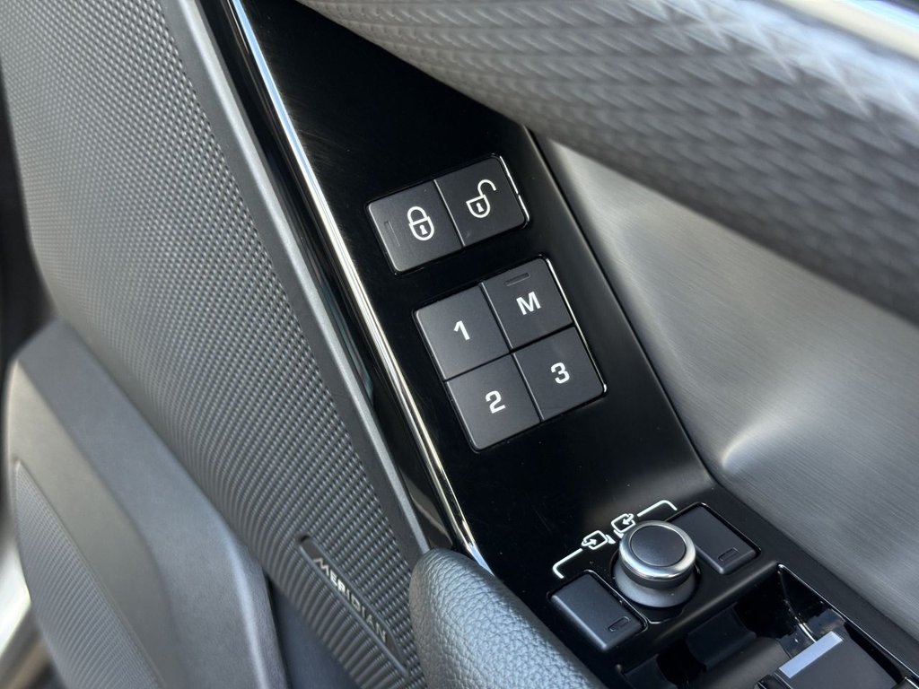 Used Land Rover Range Rover Velar 2018 for sale - 76323344: Photo 25