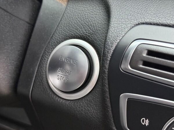 Used Mercedes-Benz C-Class 2018 for sale - 76124139: Photo 30