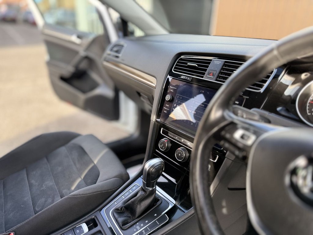 Used Volkswagen Golf 2018 for sale - 77614098: Photo 48