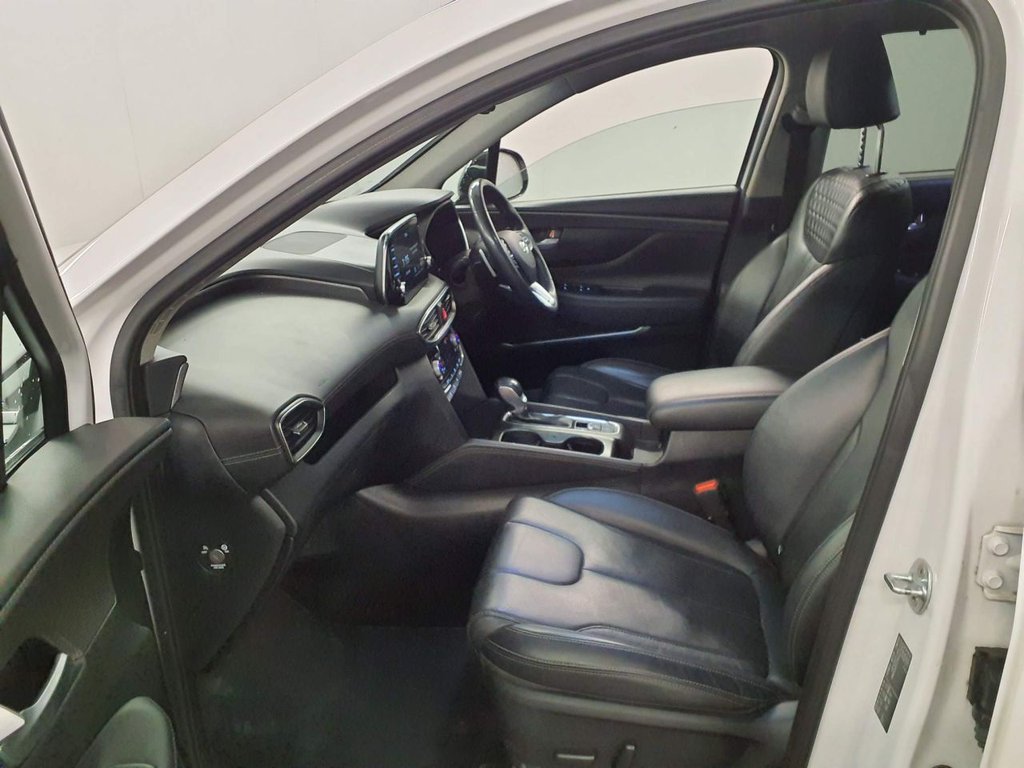 Used Hyundai Santa Fe 2019 for sale - 77239352: Photo 10