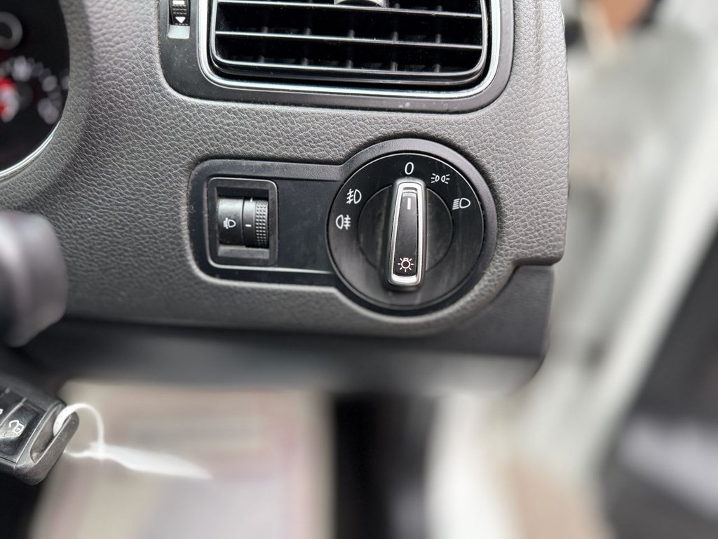 Used Volkswagen Polo 2016 for sale - 76973175: Photo 31