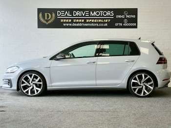 Used Volkswagen Golf 2017 for sale - 75704099: Photo