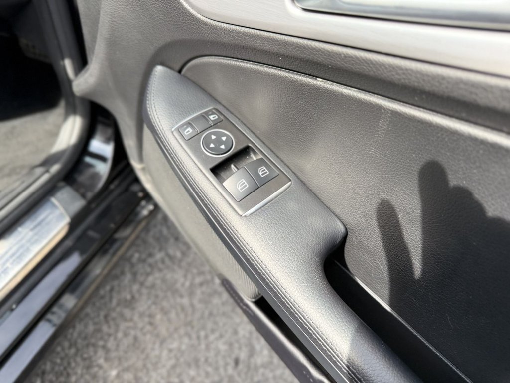 Used Mercedes-Benz SLK 2015 for sale - 77765001: Photo 25