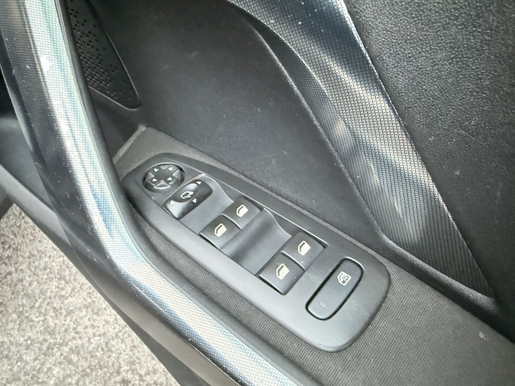 Used Peugeot 2008 2016 for sale - 76124209: Photo 25