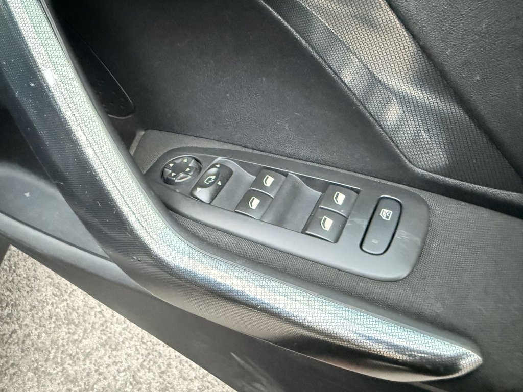 Used Peugeot 2008 2016 for sale - 76124209: Photo 33