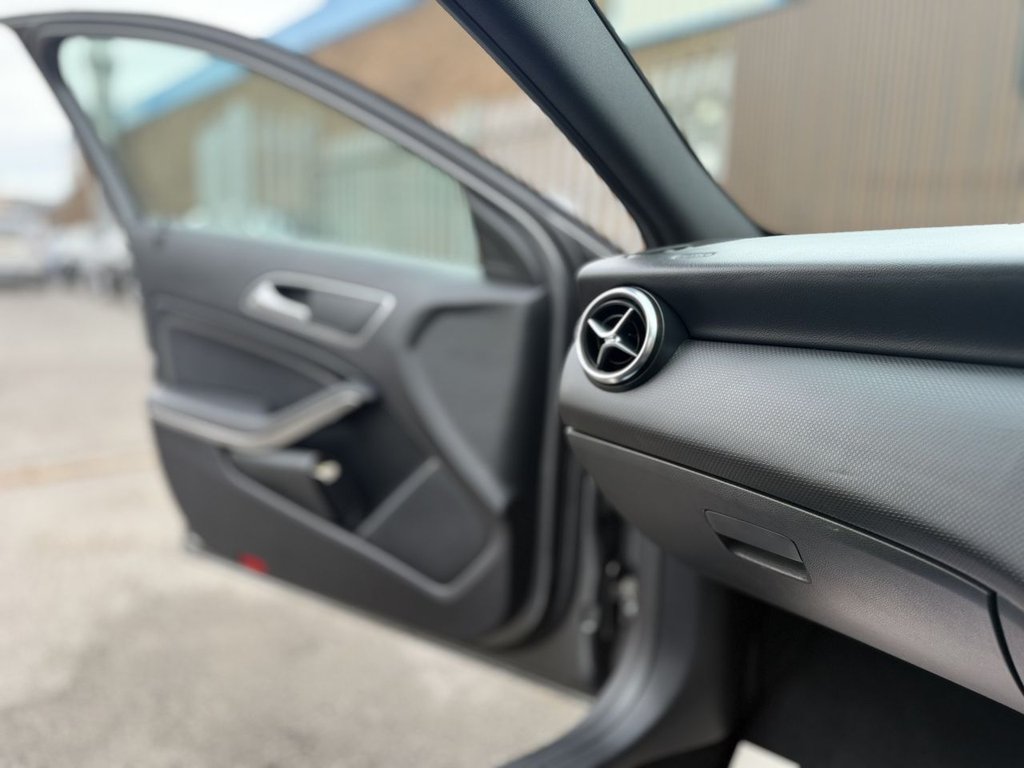 Used Mercedes-Benz A-Class 2014 for sale - 76266857: Photo 44