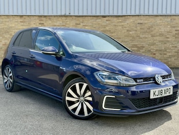Volkswagen - Golf