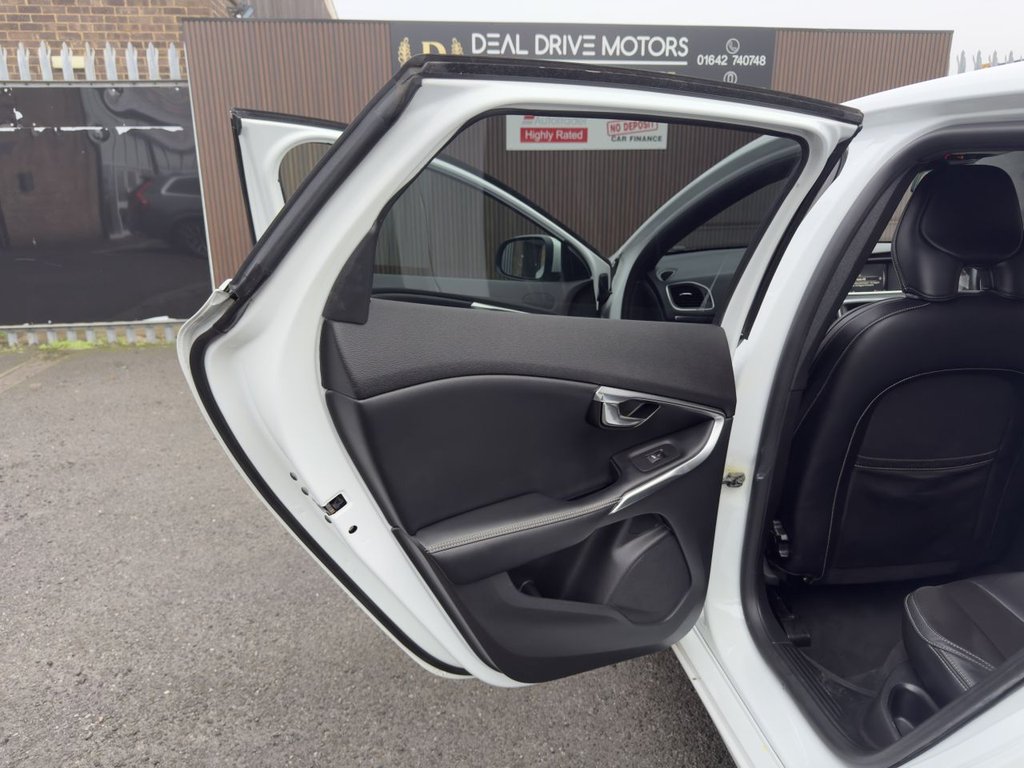 Used Volvo V40 2017 for sale - 78016746: Photo 10