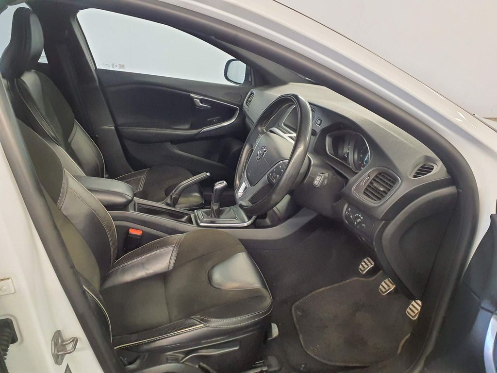 Used Volvo V40 2017 for sale - 77239360: Photo 11