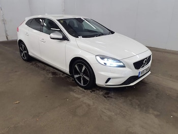 Used Volvo V40 2017 for sale - 77239360: Photo