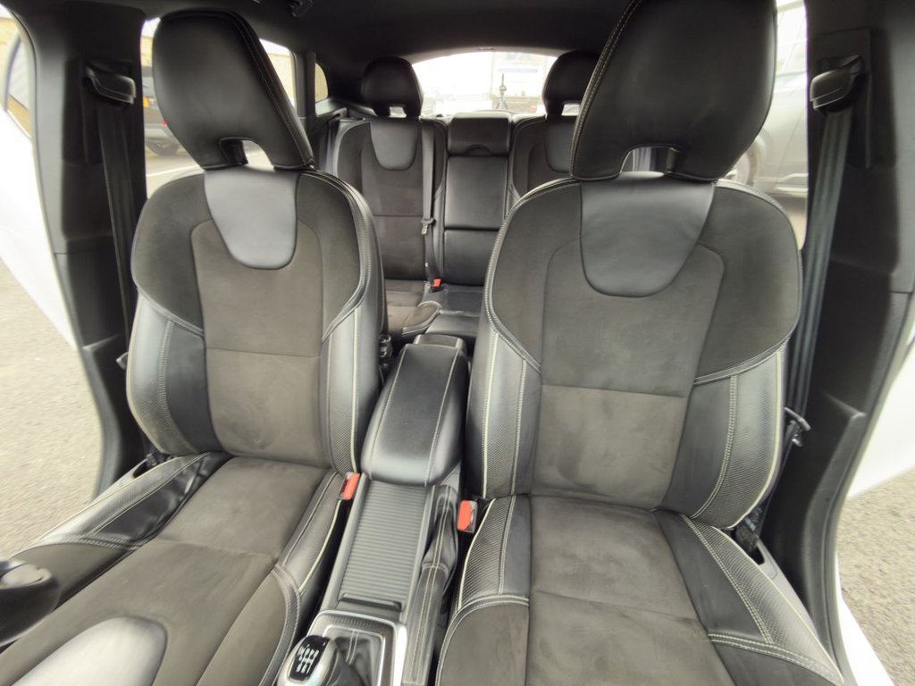 Used Volvo V40 2017 for sale - 77239360: Photo 23