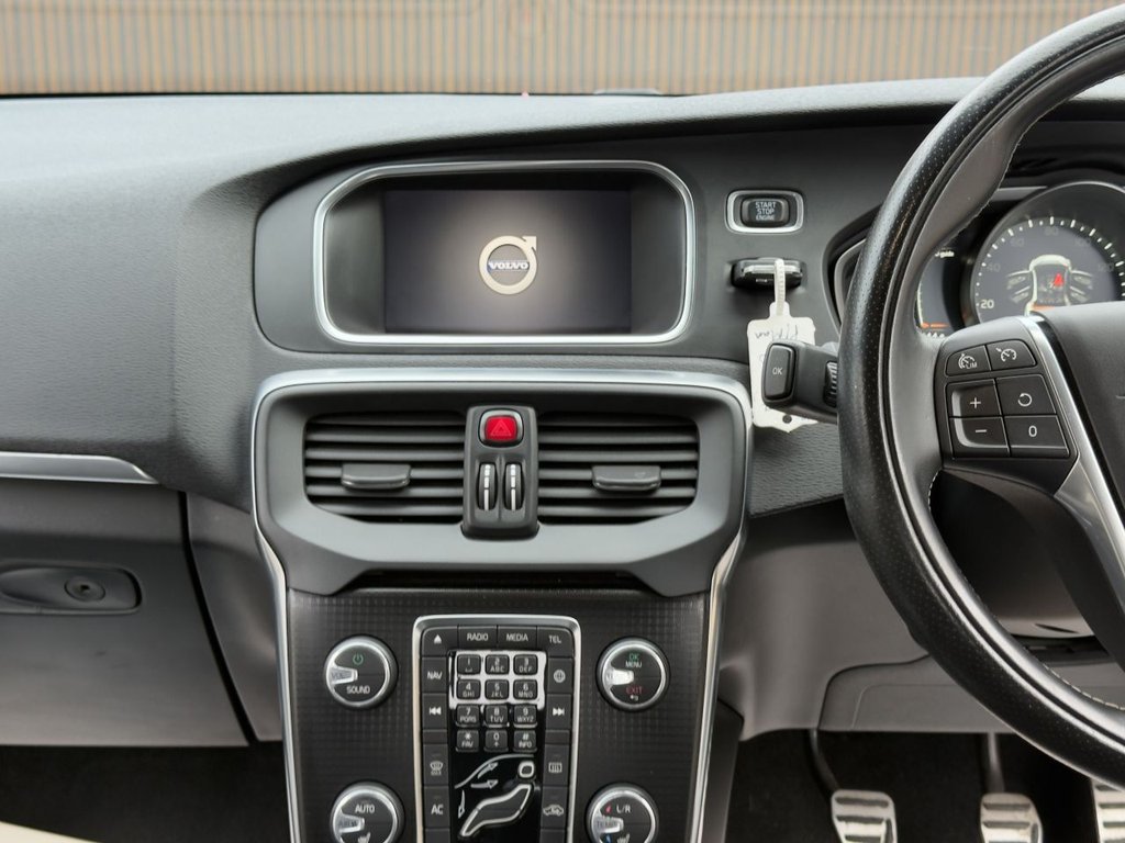 Used Volvo V40 2017 for sale - 77239360: Photo 25