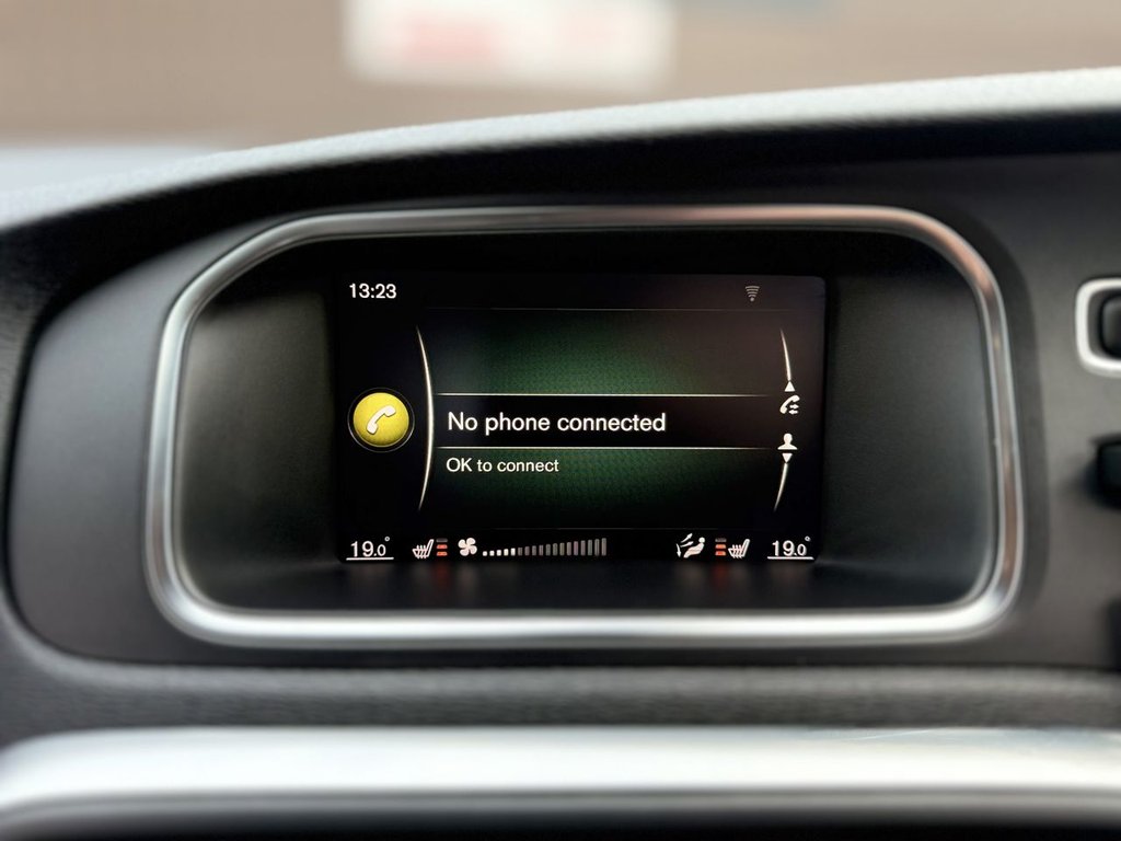 Used Volvo V40 2017 for sale - 77239360: Photo 38